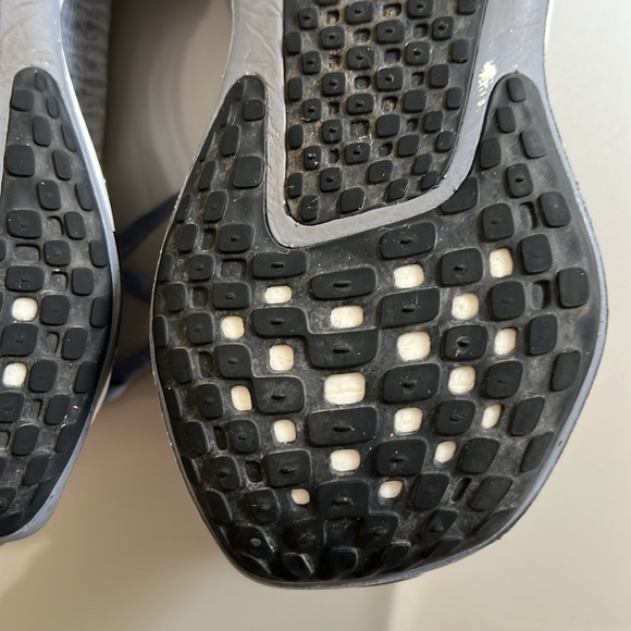 Nike ZoomX Invincible 3 Ashen Slate Metallic Gold Shoes DR2660-400 Womens Size 7 - Picture 10 of 10